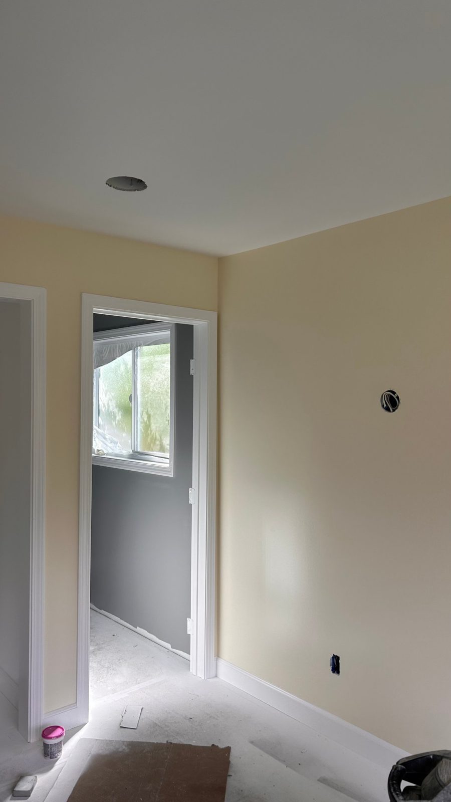 Bedroom in soft cream, closet in gray